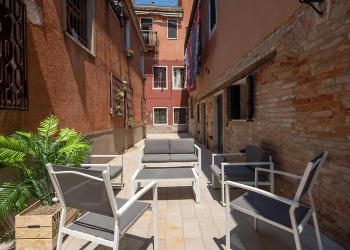 Design Palace By Wonderful Italy